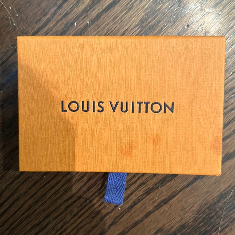 Louis Vuitton box